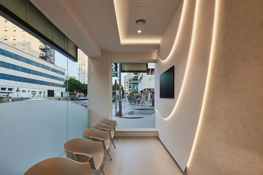 Arquitectura e interiorismo Clínica Colman